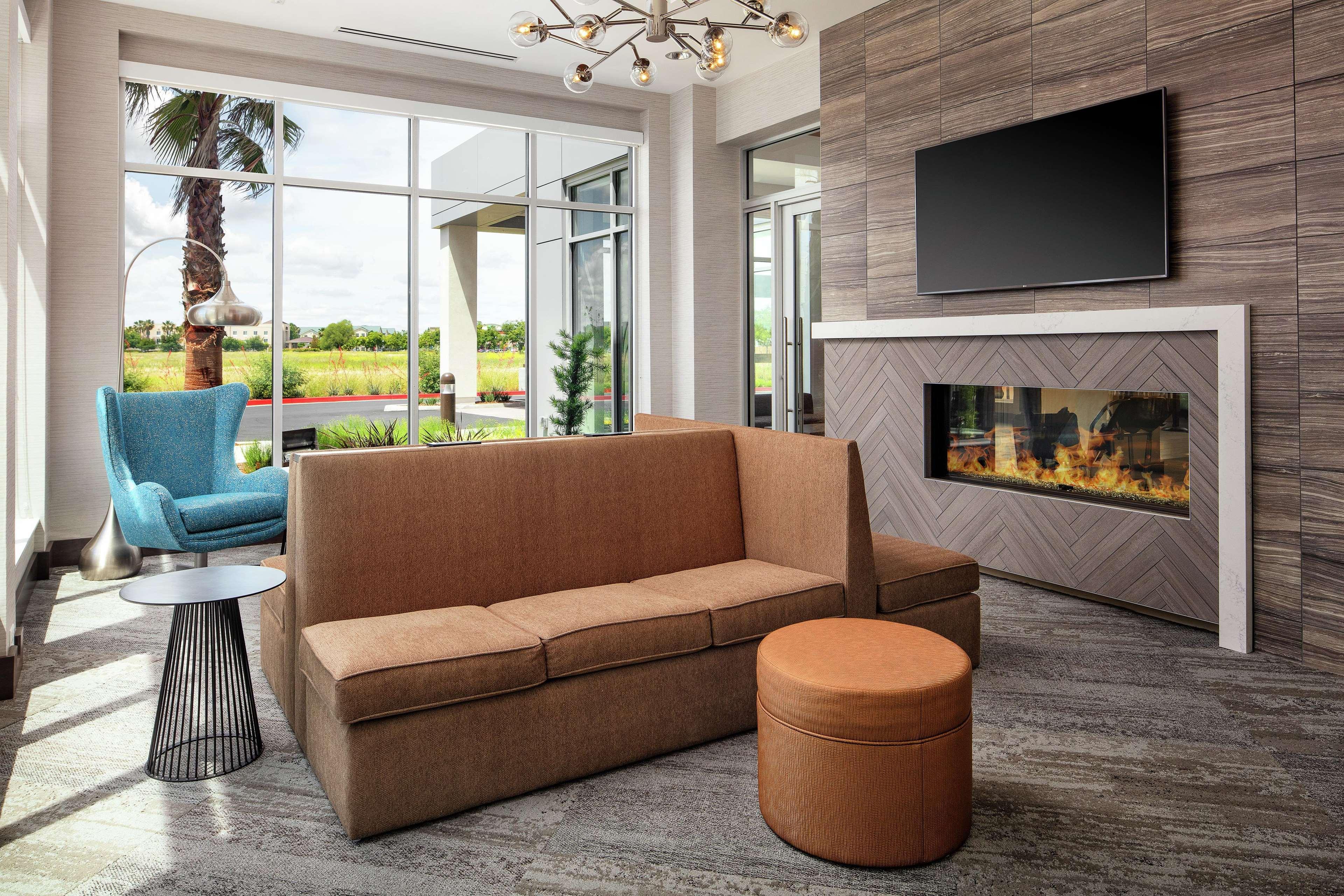 Hilton Garden Inn Sacramento Airport Natomas Exteriör bild